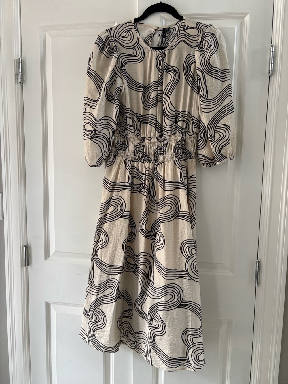 Vero Moda Cream Midi Dress with Black Abstract Lines